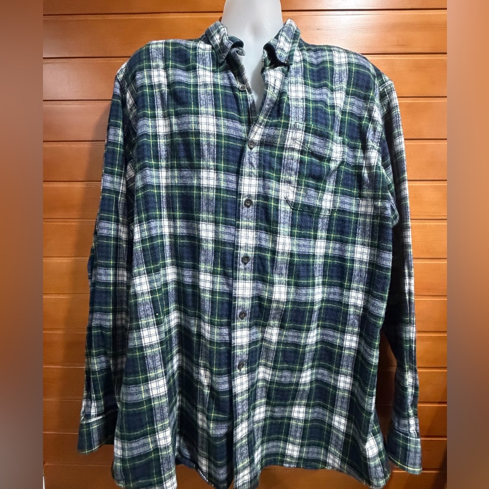 L.L. Bean Blue and Green soft cotton flannel Plaid Button Down Shirt XXL TALL